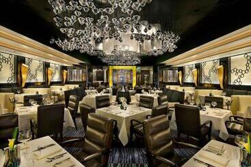 هتل Atlantis Casino Resort Spa
