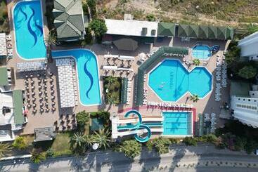 酒店 Aydinbey Gold Dreams   Ultra All Inclusive