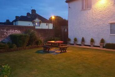 هتل Balkan Lodge Oxford