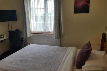 هتل Balkan Lodge Oxford