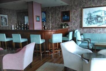 酒店 Candan Beach