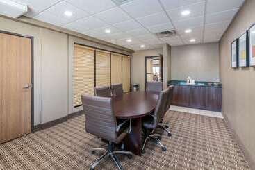 Hotell Comfort Suites Austin Airport