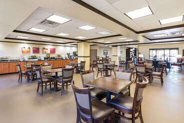 Hotell Comfort Suites Austin Airport