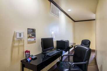 Hotell Comfort Suites Austin Airport