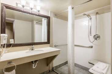 Hotell Comfort Suites Austin Airport