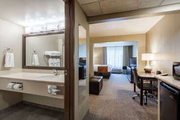 Hotell Comfort Suites Austin Airport