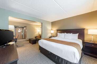Hotell Comfort Suites Austin Airport