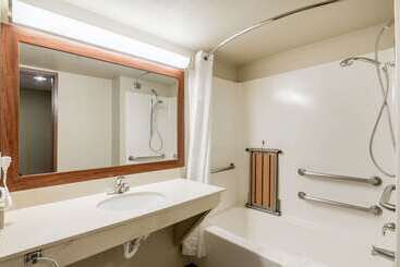 Hotell Comfort Suites Austin Airport