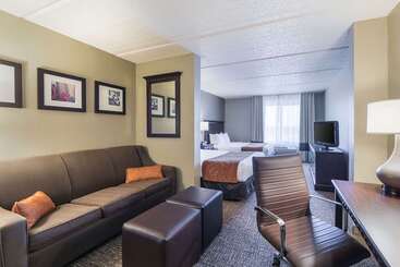 Hotell Comfort Suites Austin Airport