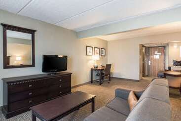 Hotell Comfort Suites Austin Airport