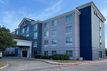 Hotell Comfort Suites Austin Airport