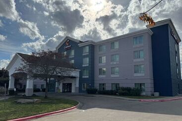 Hotell Comfort Suites Austin Airport