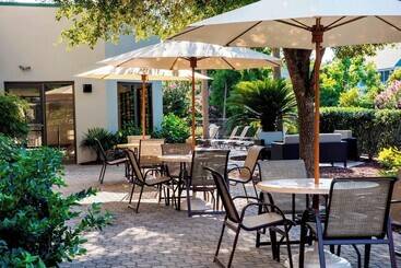 Courtyard By Marriott Myrtle Beach Barefoot Landing - Myrtle Beach