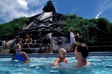 هتل Disney's Coronado Springs Resort
