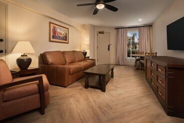 هتل Disney's Coronado Springs Resort