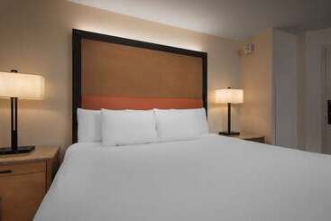 هتل Disney's Coronado Springs Resort