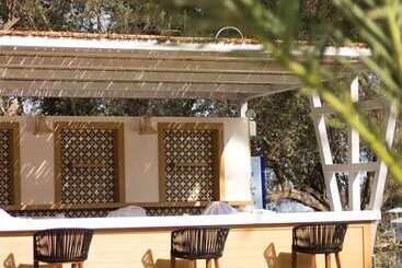 هتل Doubletree By Hilton Bodrum Isil Club Resort