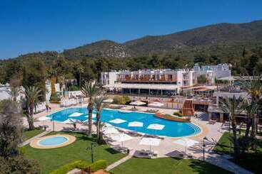 هتل Doubletree By Hilton Bodrum Isil Club Resort