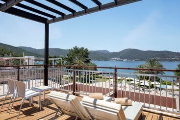 هتل Doubletree By Hilton Bodrum Isil Club Resort