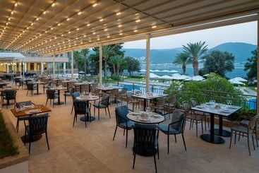 هتل Doubletree By Hilton Bodrum Isil Club Resort