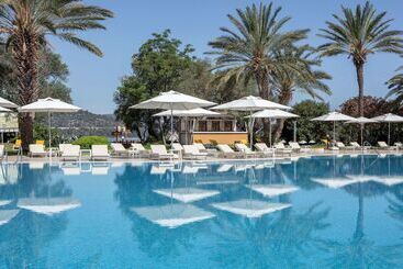 هتل Doubletree By Hilton Bodrum Isil Club Resort