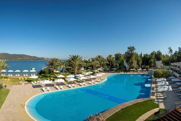 هتل Doubletree By Hilton Bodrum Isil Club Resort