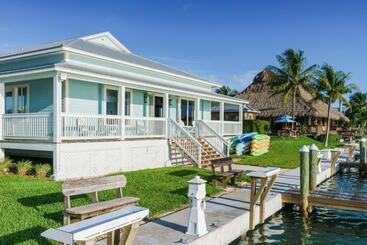 هتل Fairfield By Marriott Inn & Suites Marathon Florida Keys