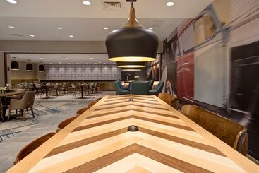 هتل Four Points By Sheraton Boston Newton