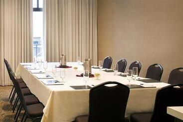 هتل Four Points By Sheraton Philadelphia Airport
