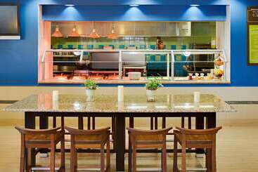 هتل Hilton Garden Inn Orlando International Drive North