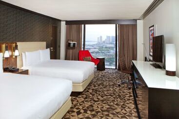 هتل Hilton Miami Downtown