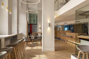 هتل Holiday Inn Express Edinburgh City Centre, An Ihg