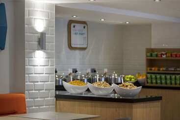 هتل Holiday Inn Express Edinburgh City Centre, An Ihg