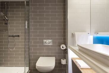 هتل Holiday Inn Express Edinburgh City Centre, An Ihg
