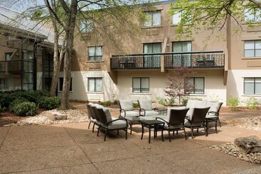هتل Holiday Inn Express Nashville Airport, An Ihg
