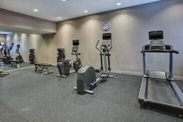 هتل Holiday Inn Express Nashville Airport, An Ihg