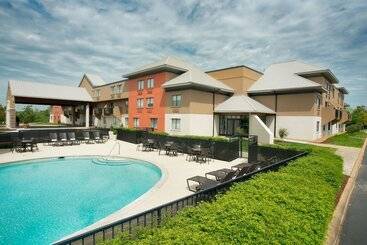 هتل Holiday Inn Express Nashville Airport, An Ihg