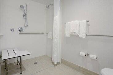 هتل Holiday Inn Express Nashville Airport, An Ihg
