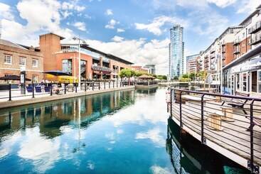 هتل Holiday Inn Express Portsmouth Gunwharf Quays, An Ihg