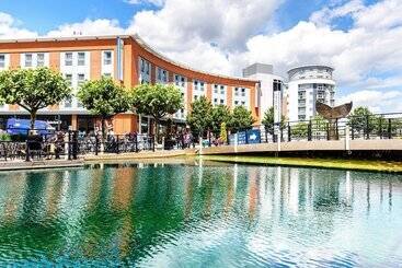 هتل Holiday Inn Express Portsmouth Gunwharf Quays, An Ihg