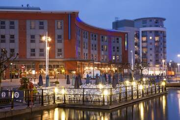 هتل Holiday Inn Express Portsmouth Gunwharf Quays, An Ihg