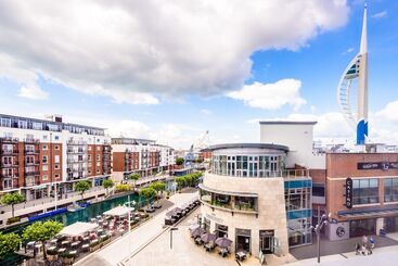 هتل Holiday Inn Express Portsmouth Gunwharf Quays, An Ihg