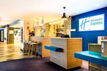 هتل Holiday Inn Express Portsmouth Gunwharf Quays, An Ihg