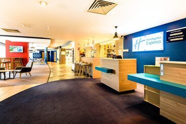 هتل Holiday Inn Express Portsmouth Gunwharf Quays, An Ihg