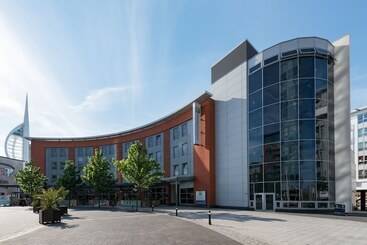 هتل Holiday Inn Express Portsmouth Gunwharf Quays, An Ihg