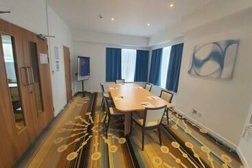 هتل Holiday Inn Express Wakefield, An Ihg