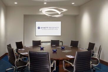 هتل Hyatt Regency Los Angeles International Airport