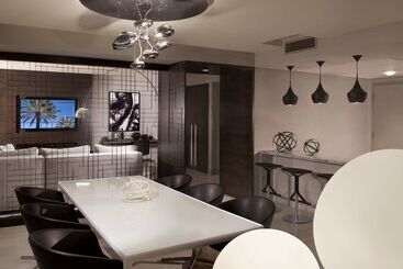هتل Hyatt Regency Los Angeles International Airport