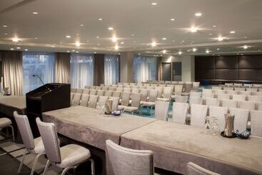 هتل Hyatt Regency Los Angeles International Airport