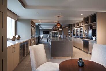 هتل Hyatt Regency Los Angeles International Airport